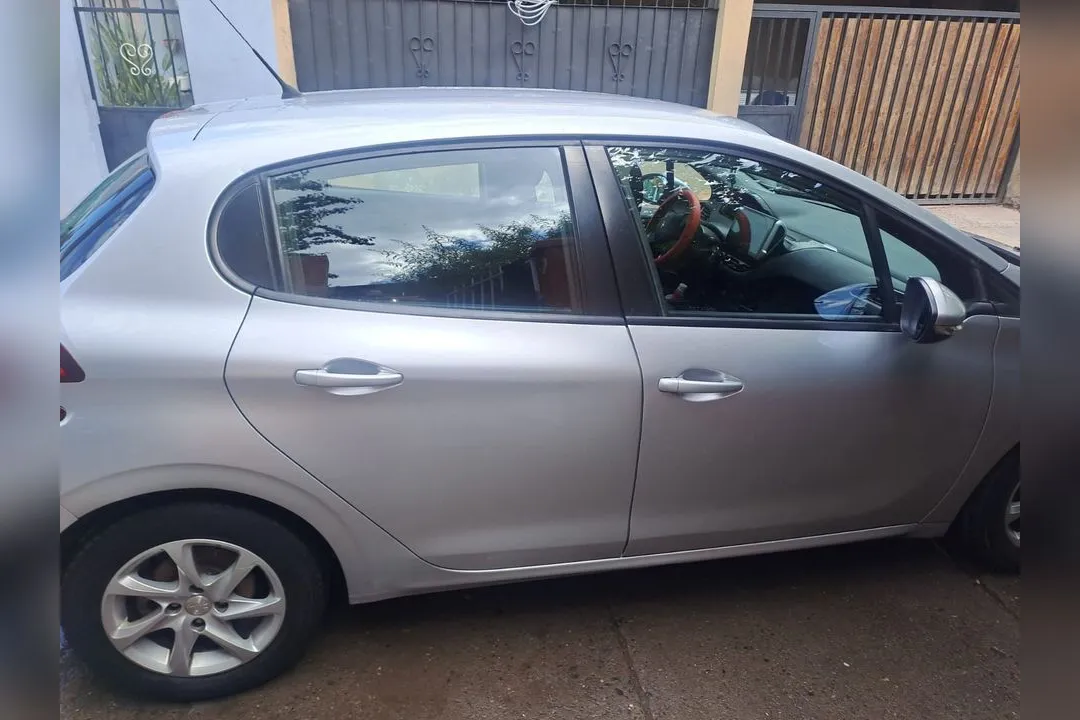 Peugeot 208 1.2 active puritech automatico