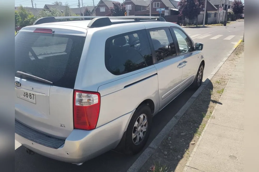 Kia Grand Carnival LX DSL 2.9
