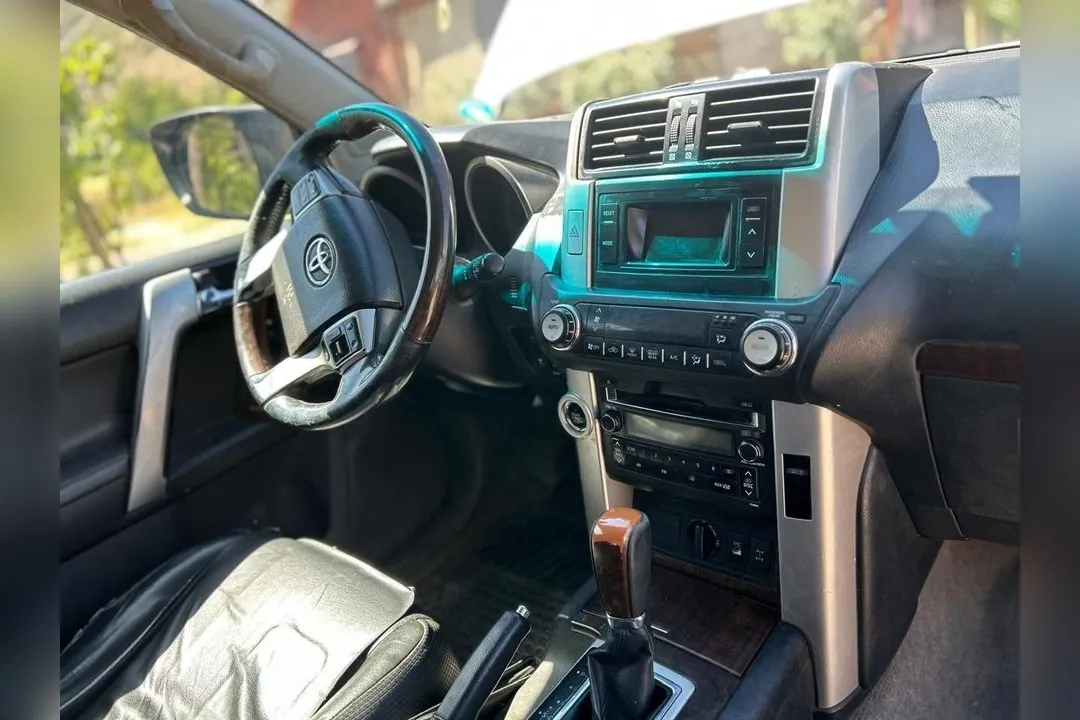 Toyota Land Cruiser Prado 2011