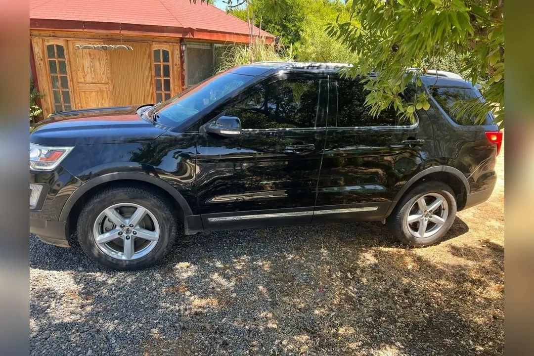 Ford Explorer 305