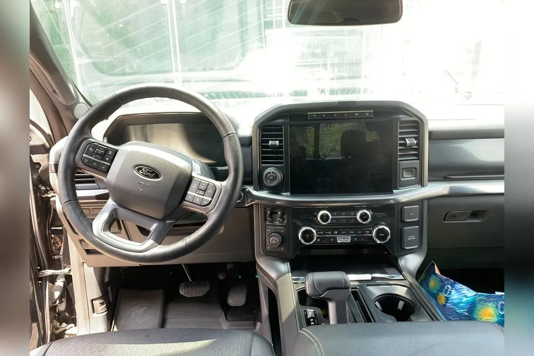 Ford F-150 Lariat Black
