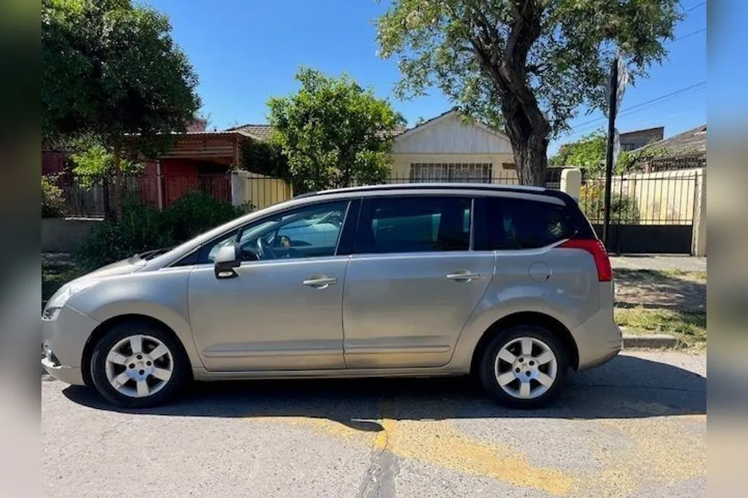 Peugeot 5008 Allure E HDI 1.6
