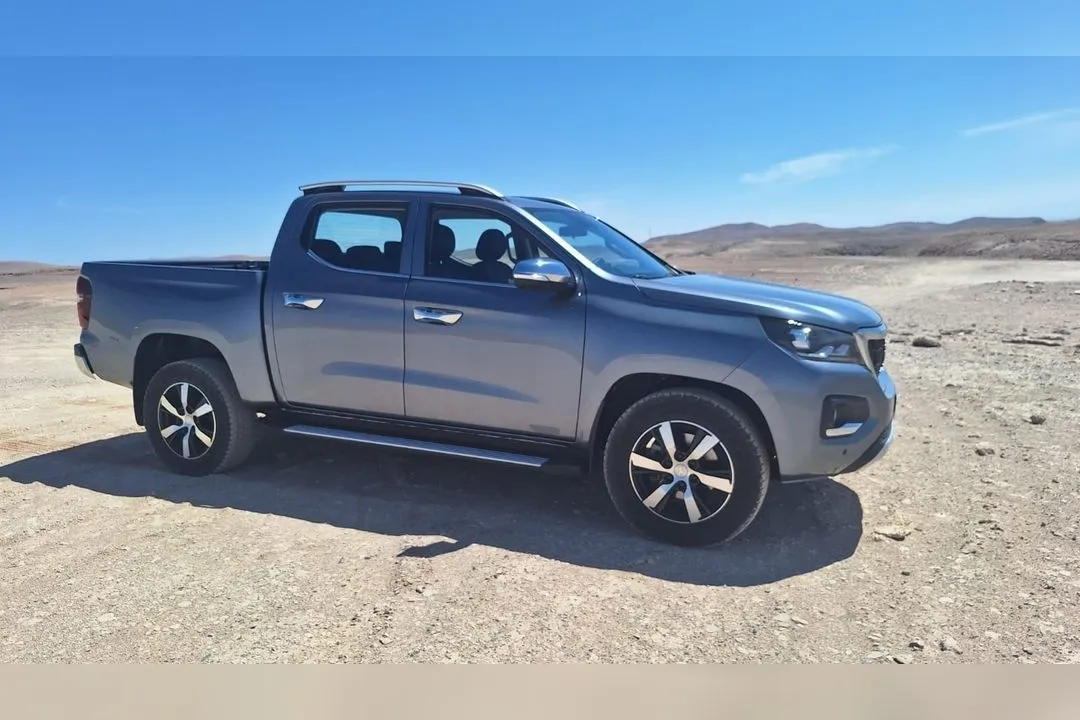 Peugeot Landtrek action4