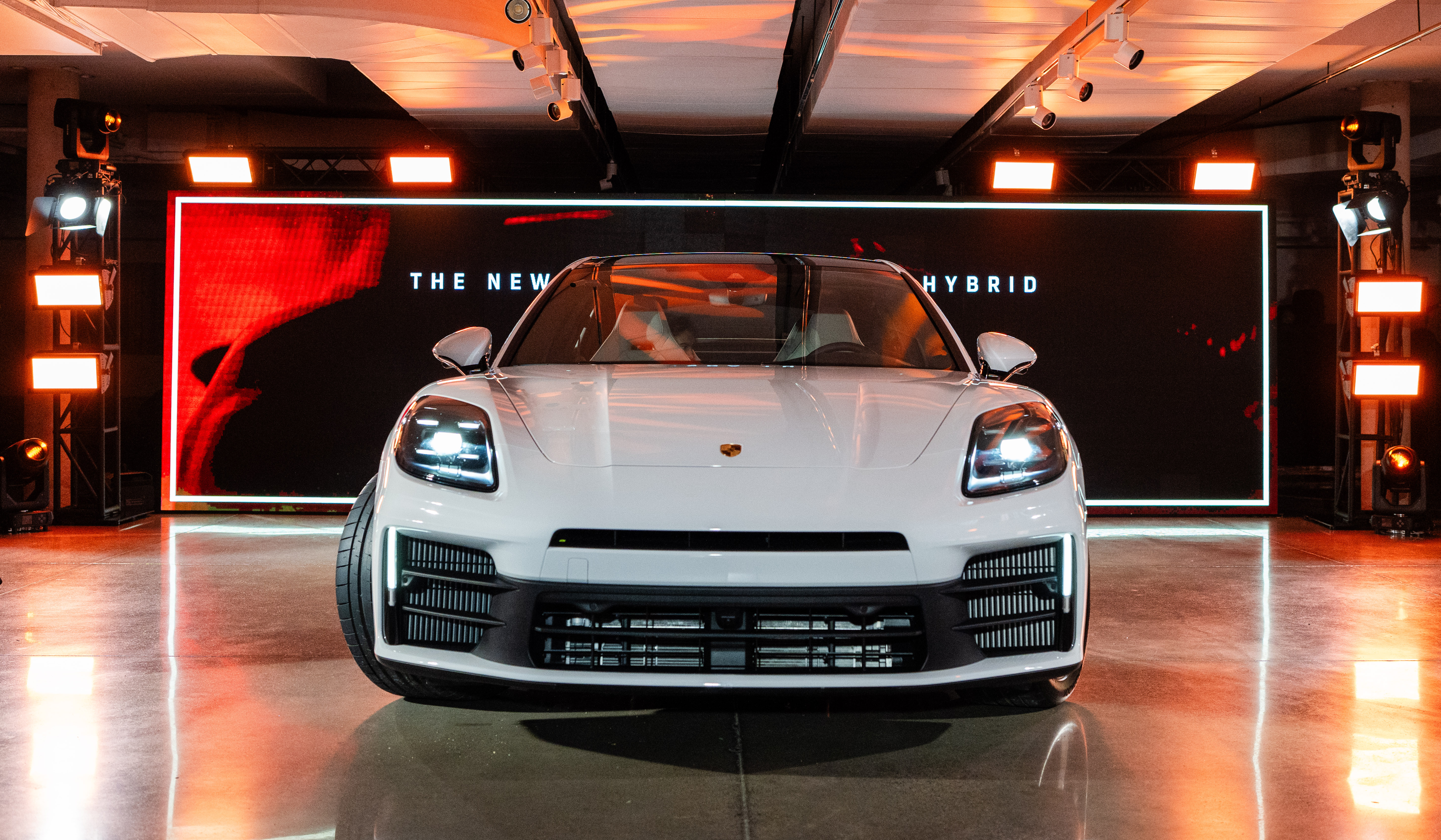 Porsche presenta la tercera generación del sedán deportivo de lujo Panamera