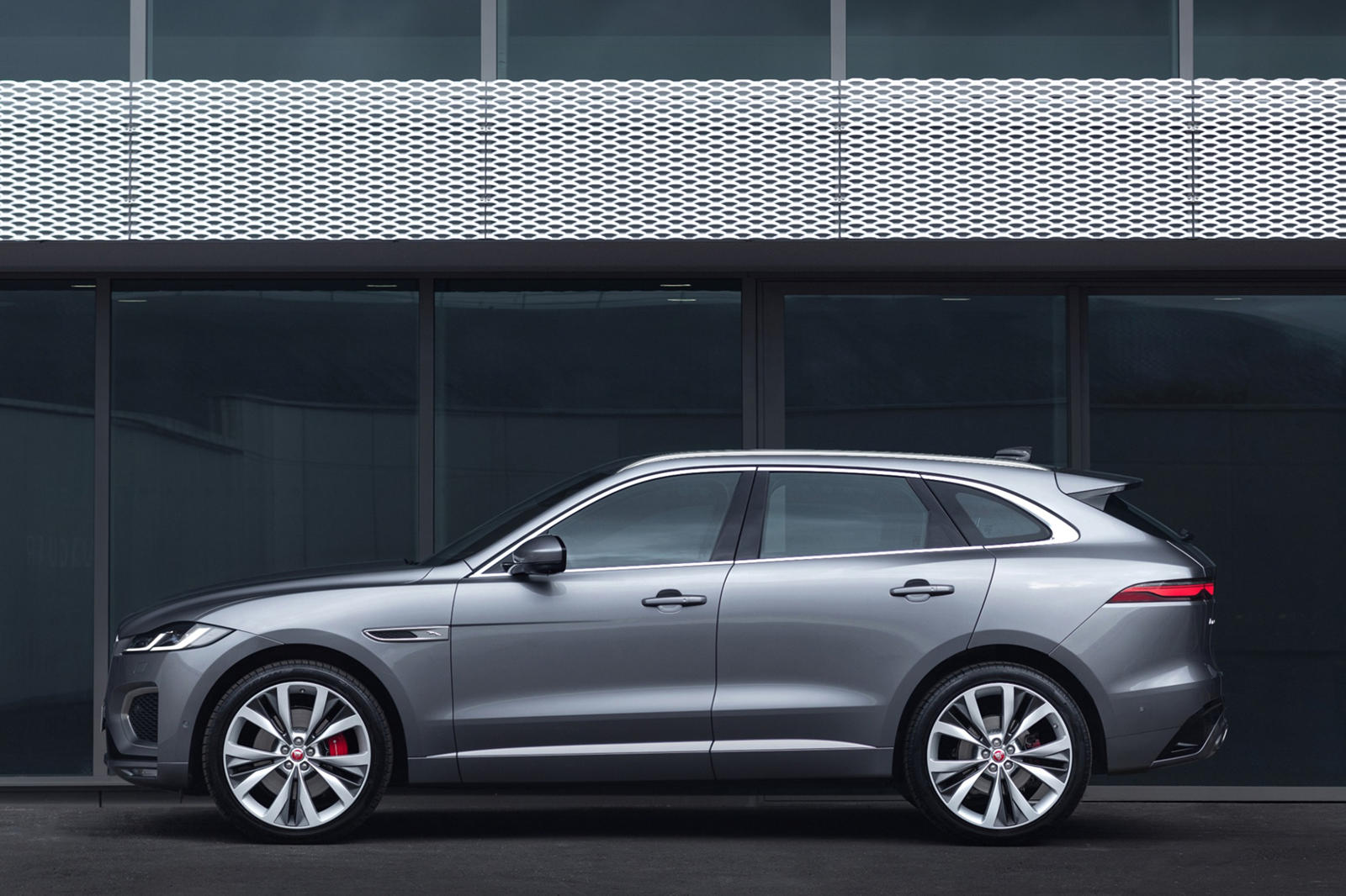 Jaguar F-PACE 2,0 S 204 HP