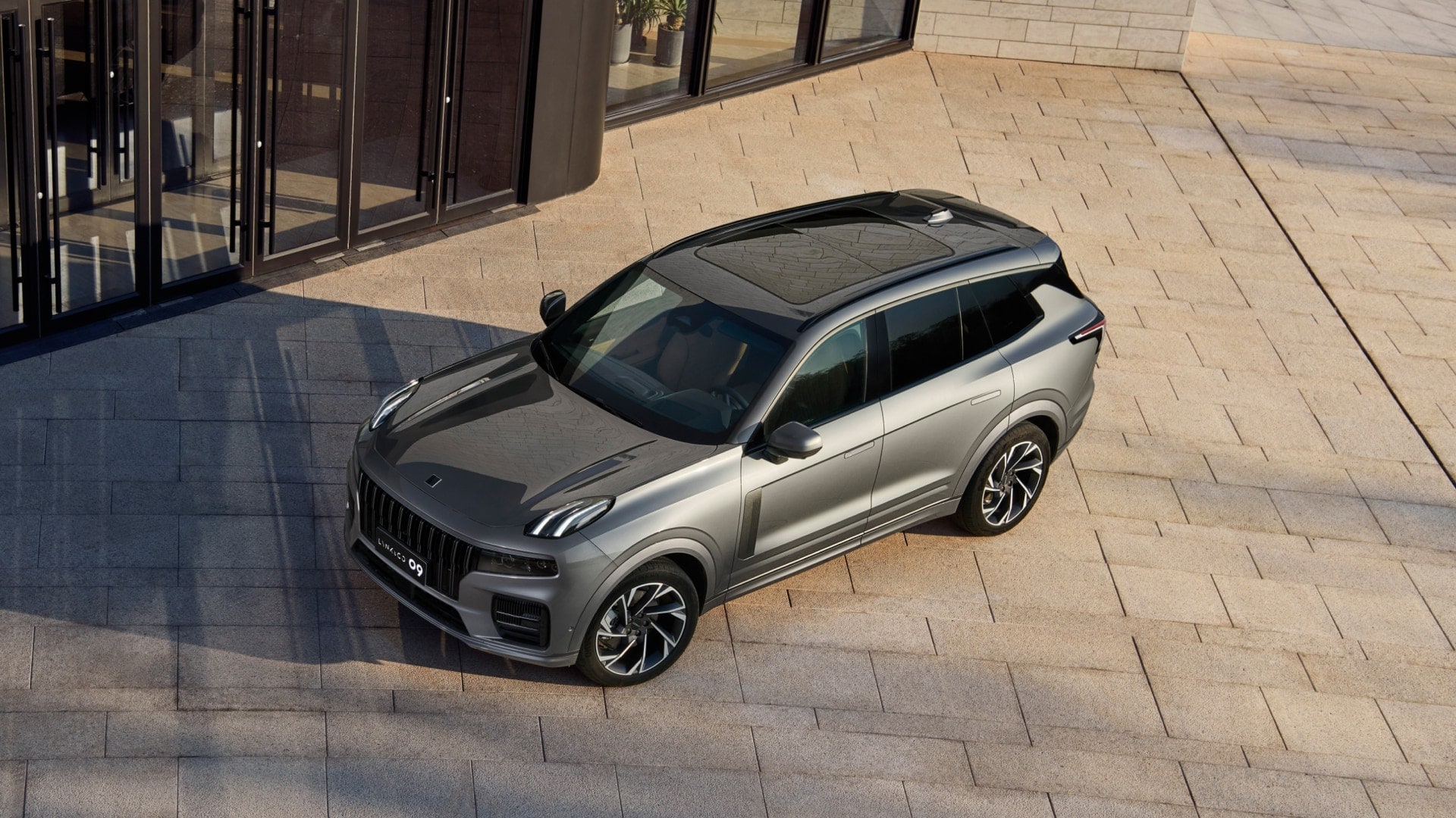 Lynk & Co 09 MHEV Halo