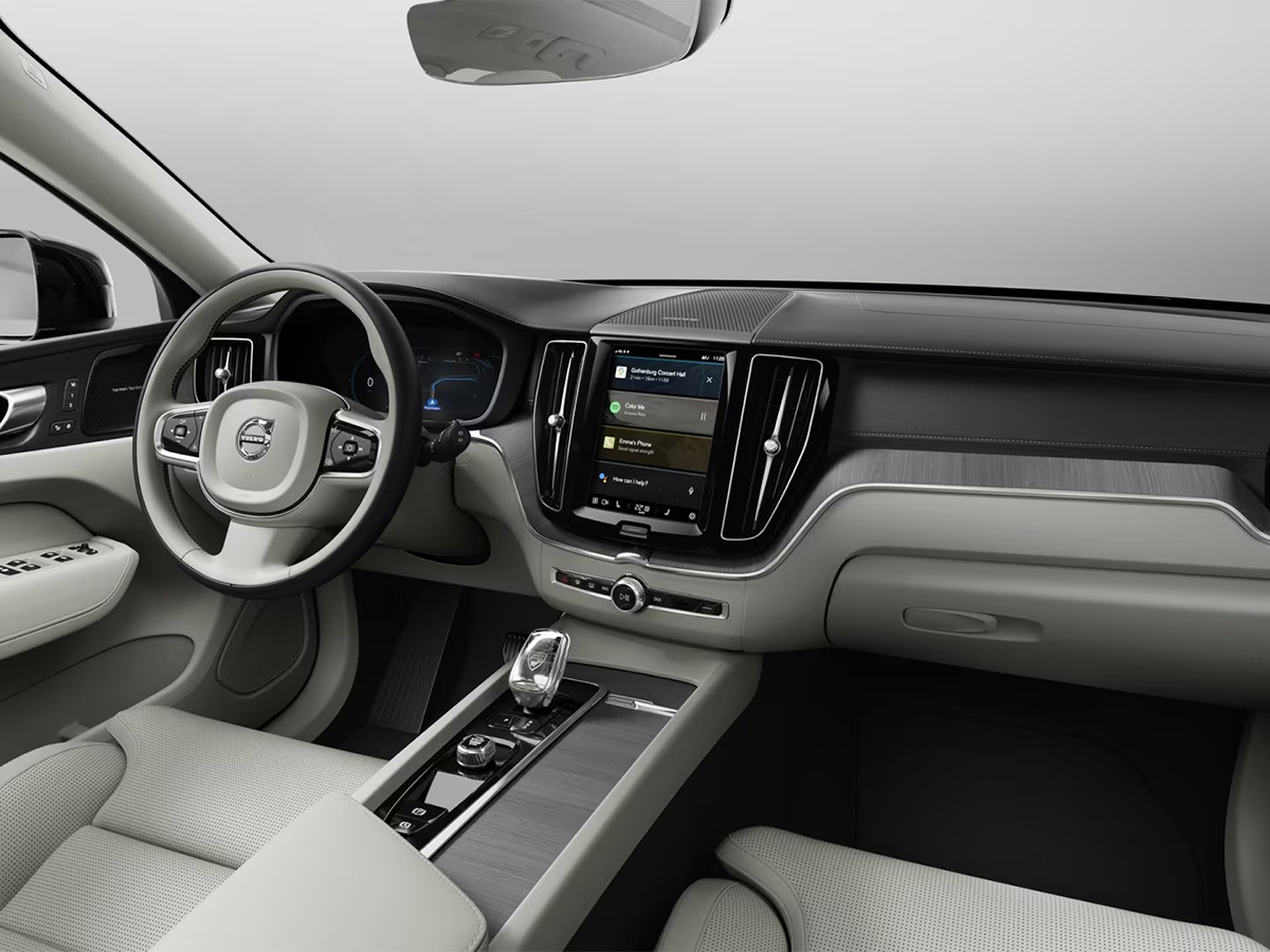 Volvo XC60 Plug-In Hybrid 2.0 PHEV AT 4x4 5P T8 AWD Recharge Plus