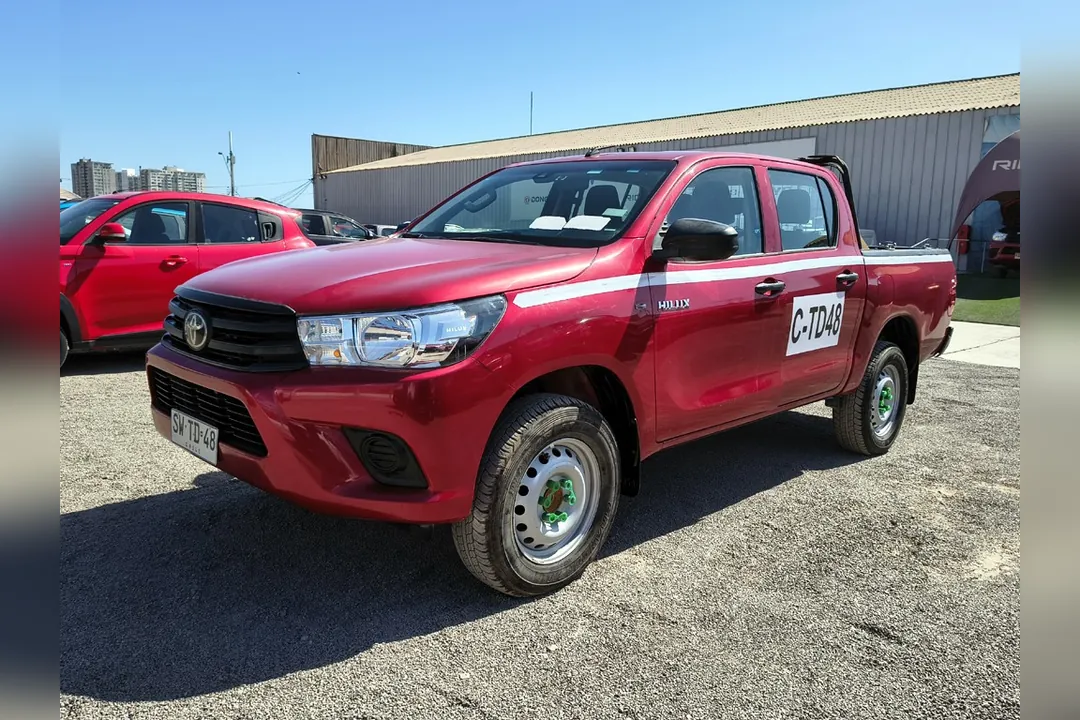Toyota Hilux 2.4 DX 4X2 DIESEL MT