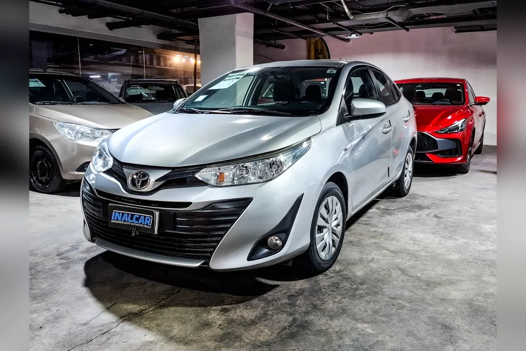 Toyota Yaris SEDAN OTTO 1.5