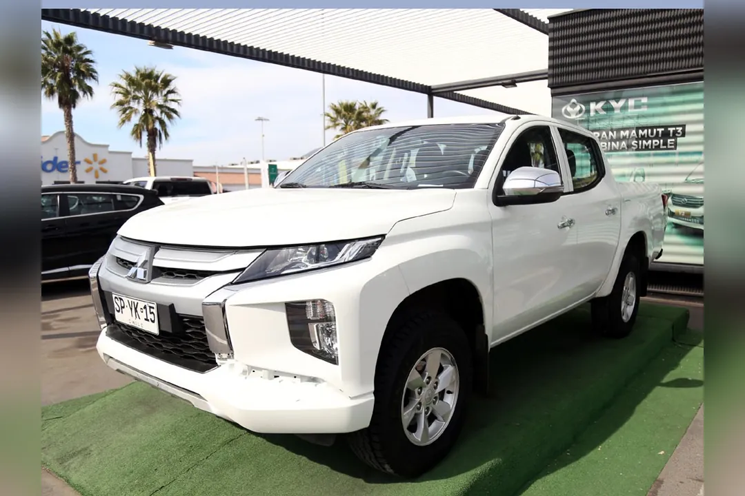 Mitsubishi L200 KATANA 2.4 MT 4X4 DIESEL