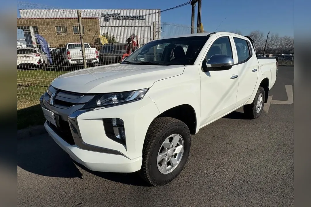 Mitsubishi L200 KATANA CR 4X2
