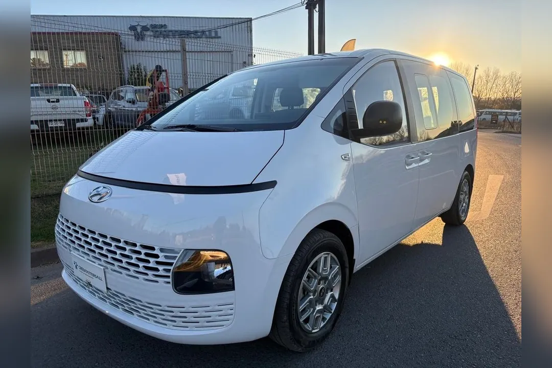 Hyundai Staria furgon US4 2.2 CRDI AUT.