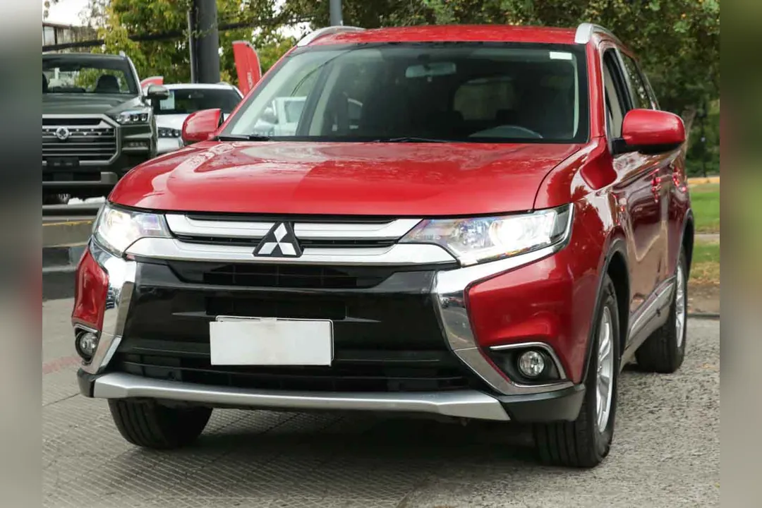 Mitsubishi Outlander MITSUBISHI OUTLANDER
