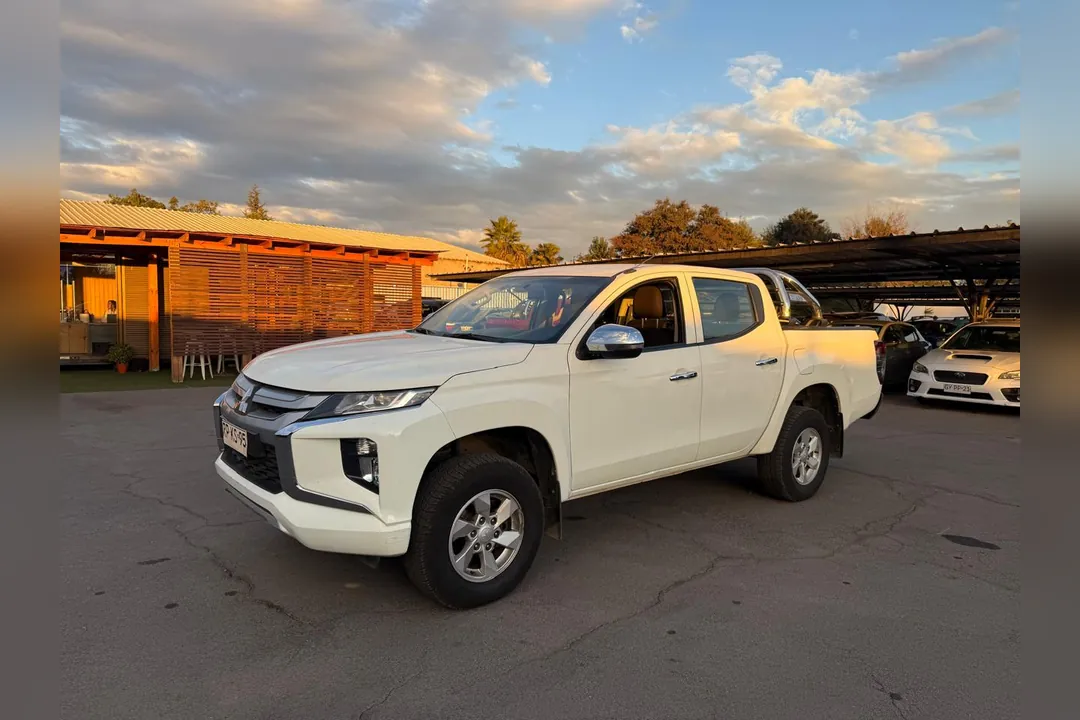 Mitsubishi L200 D/C TD KATANA CRT 4X4