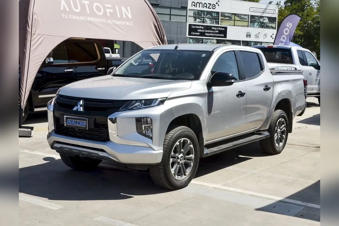 Mitsubishi L200 DAKAR 4X4 DIESEL 2.4