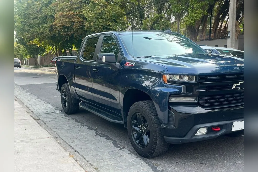 Chevrolet Silverado CHEVROLET SILVERADO