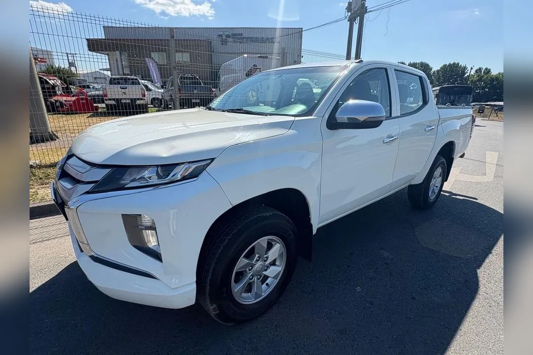 Mitsubishi L200 KATANA CRT 4X4