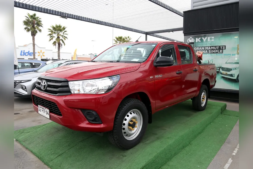 Toyota Hilux DX 2.4 4x2 MT