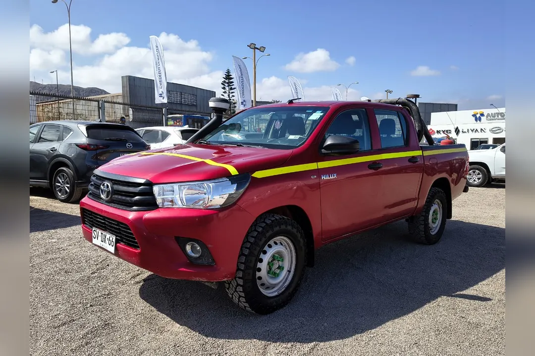 Toyota Hilux 2.4 DX 4X4 DIESEL MT