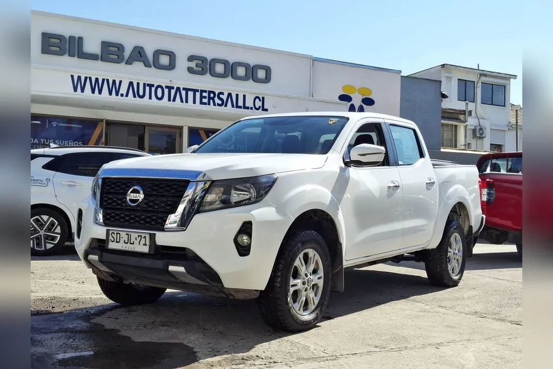Nissan Navara XE 2.3 4X4 MT