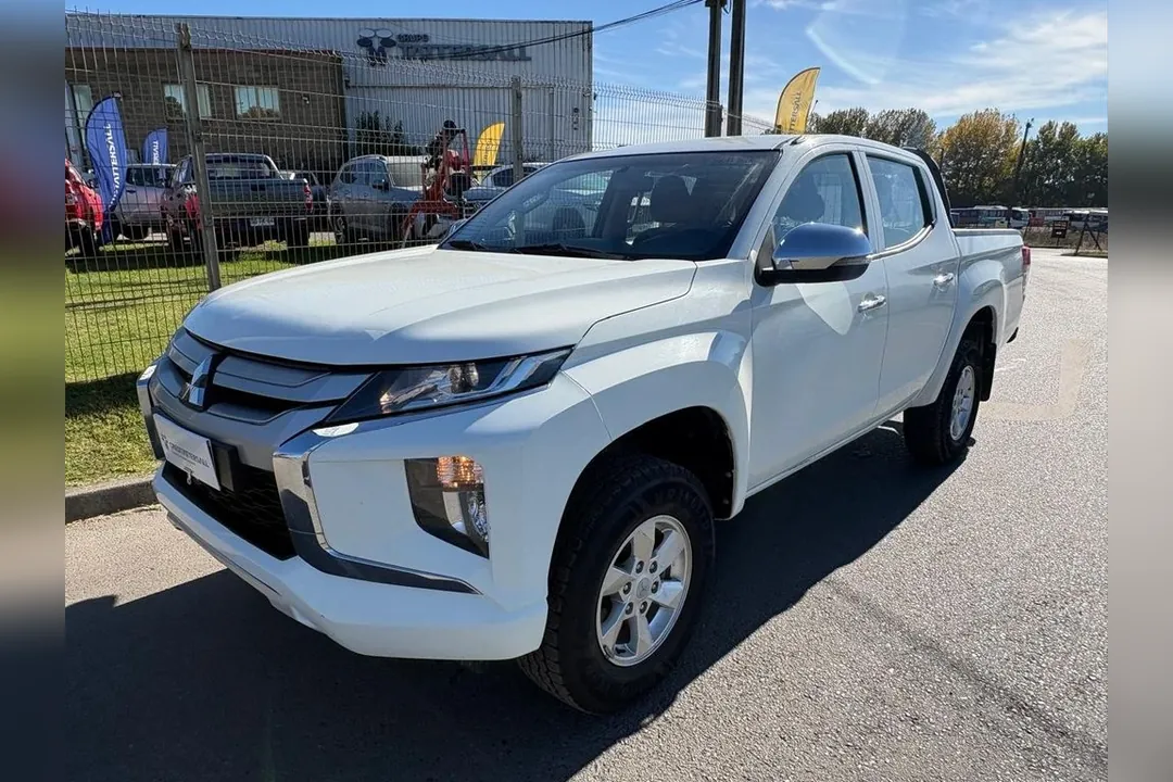Mitsubishi L200 KATANA CR 4X2