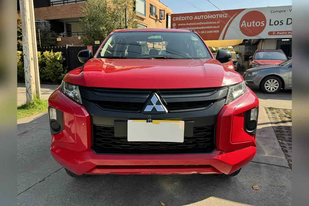 Mitsubishi L200 MITSUBISHI L200 KATANA DIESEL 2.4 MEC 4X4