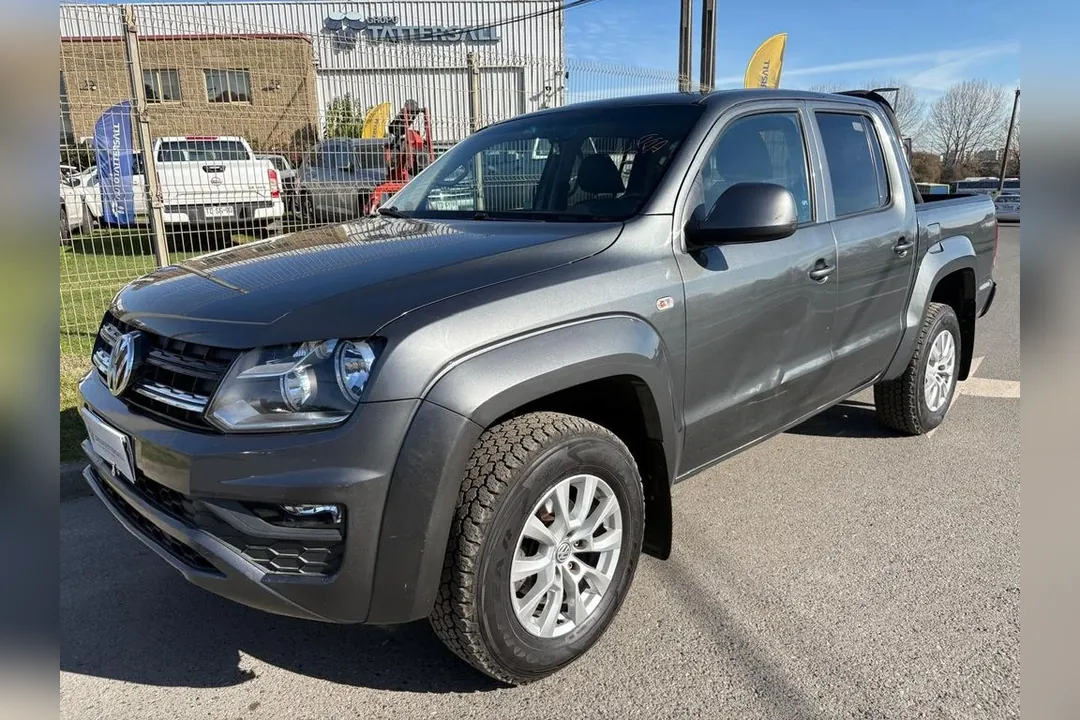 Volkswagen Amarok TRENDLINE 4X2 MT