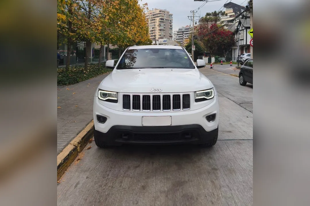 Jeep Grand cherokee GRAND CHEROKEE LAREDO 4x4 UN DUEÑO MANTENIMIENTO EN LA MARCA