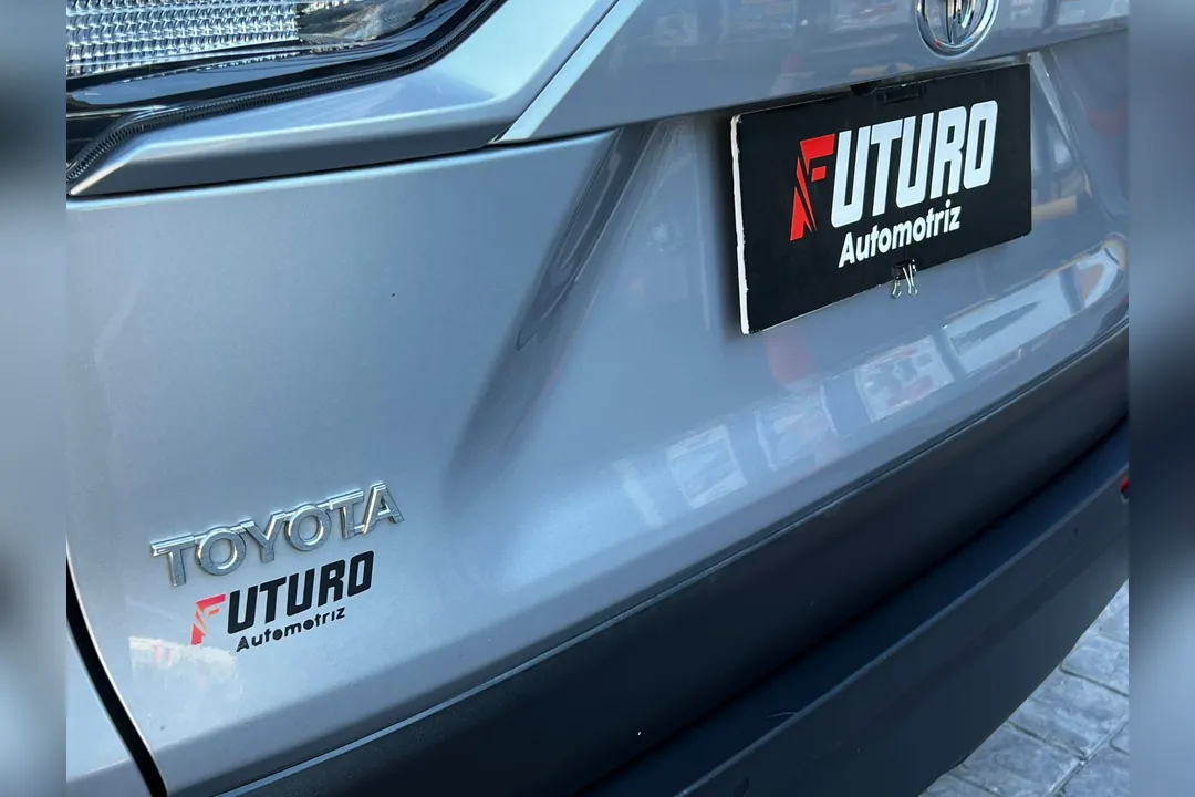 Toyota Rav4 LE CVT 2.0