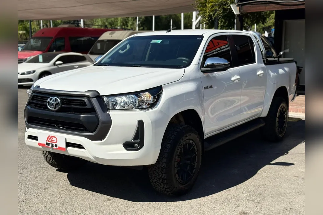 Toyota Hilux HILUX SR 2.7 4x2 MT EQUIPO EXTRA