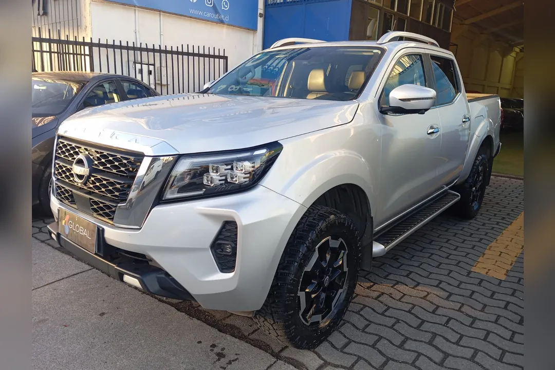 Nissan Navara D CAB MT 4X4 2.3