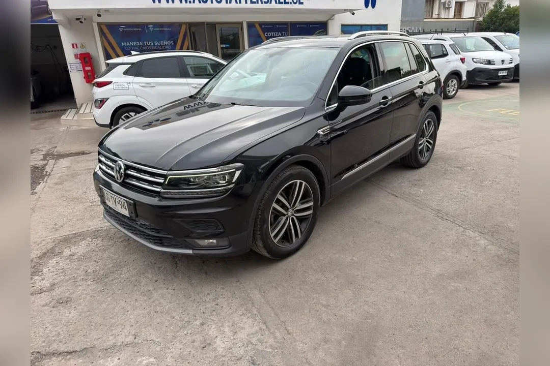 Volkswagen Tiguan Sport 2.0 AT 4motion