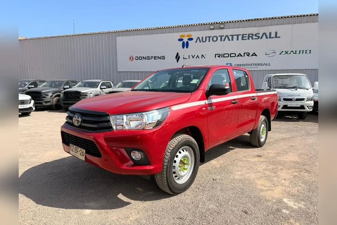 Toyota Hilux 2.4 DX DIESEL 4X2 DOB. CAB. MT 4P