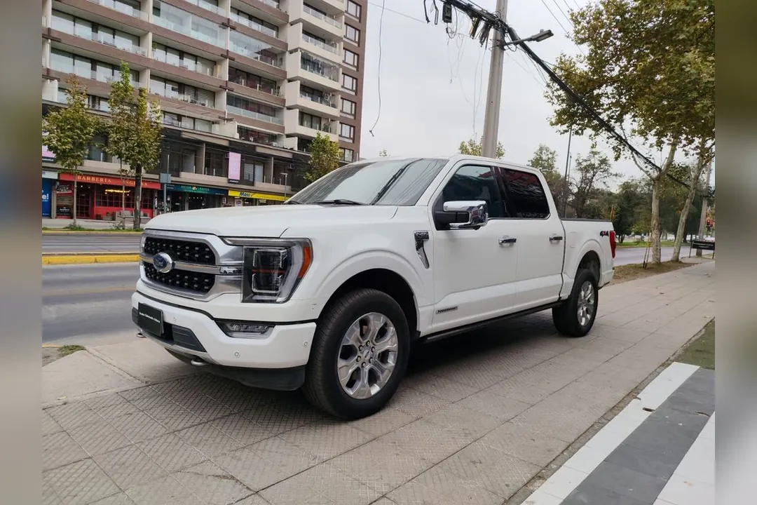 Ford F-150 Platinum FHEV 3.5